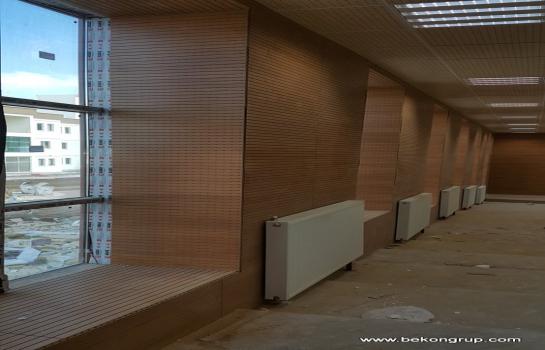  konferans salon tasarımı  akustik  ahşap duvar paneli yapılması  akustik ahşap tavan yapılması sahne  tasarımı  yapılması